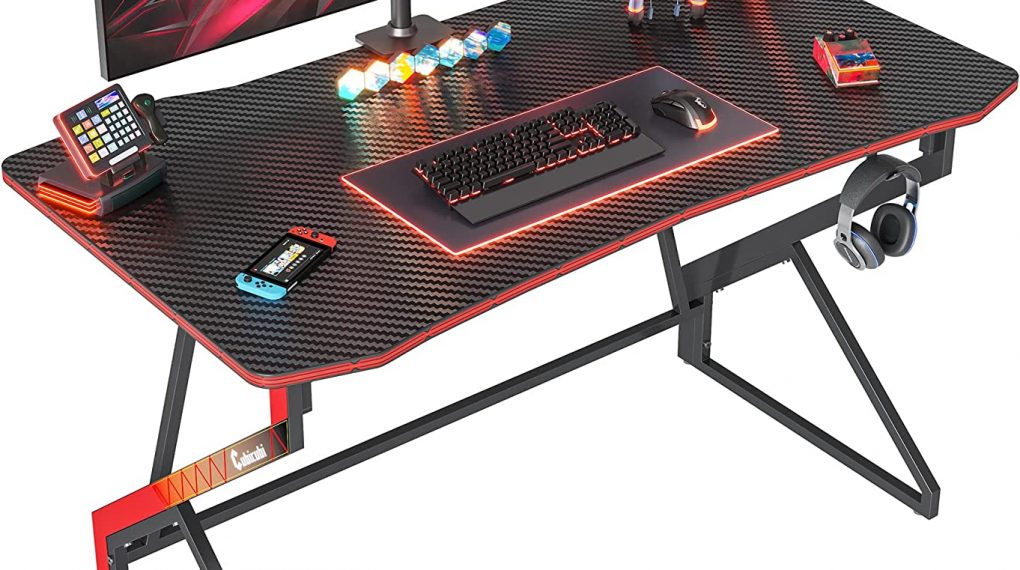 Simple-Gaming-Desk-Z-Shaped