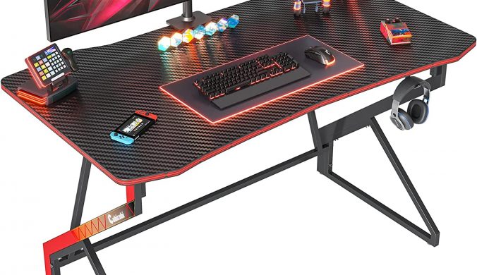 Simple-Gaming-Desk-Z-Shaped