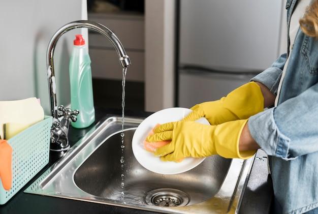 How to Save Money on Your Gas Bill-Do Not Hand-Wash the Dishes