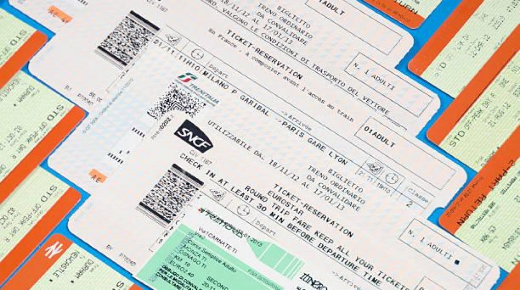 entradas-ferroviaria-europea-se-coloca-en-la-tabla-fondo-de-viajes.jpg-freeimages.com