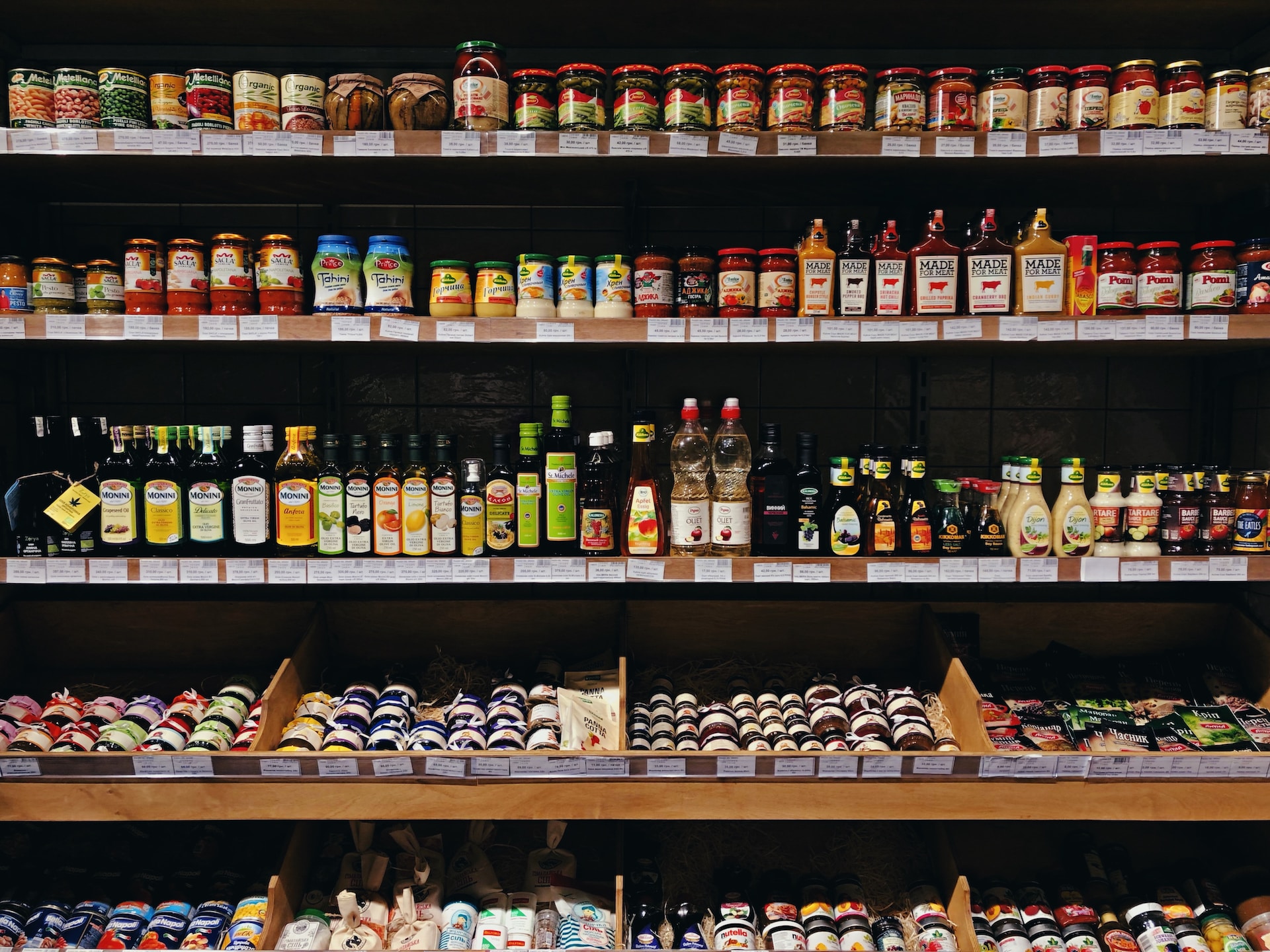 grocery shopping - food shelf