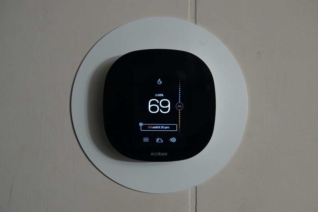 use programmable thermostat